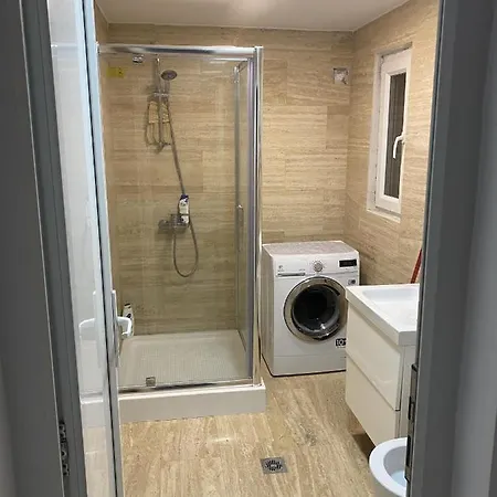 Apartuniversitate