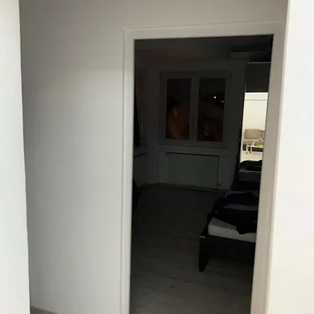 Apartuniversitate * Bucarest